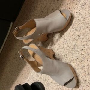 Gray Wedges 7.5 - excellent conditio - hardly worn